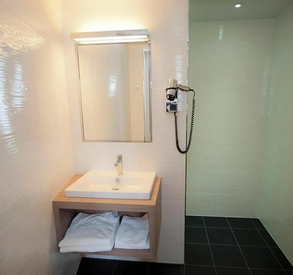 Hotel Hôtel Saint-Charles Paris